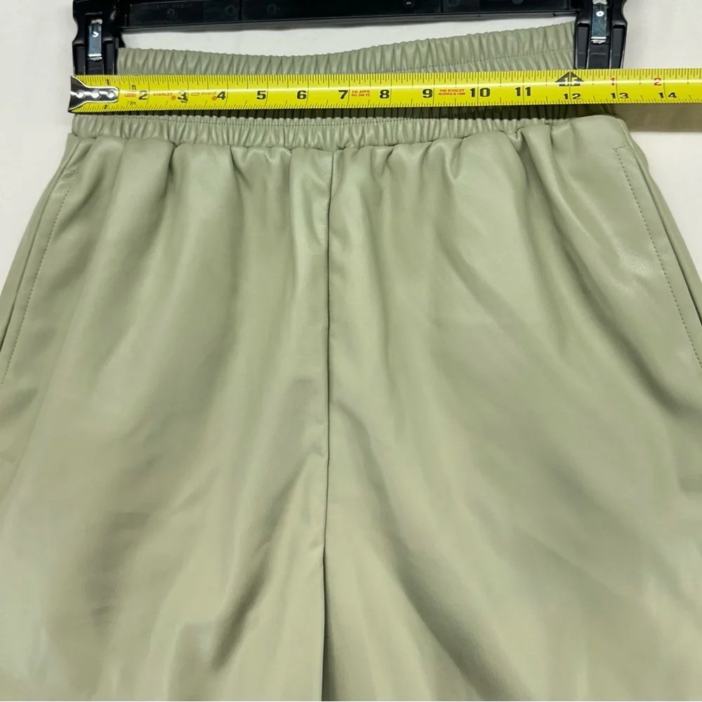 Topshop Womens Faux Leather Elastic‎ Waist With Pockets Shorts Green Size 2 Mark
